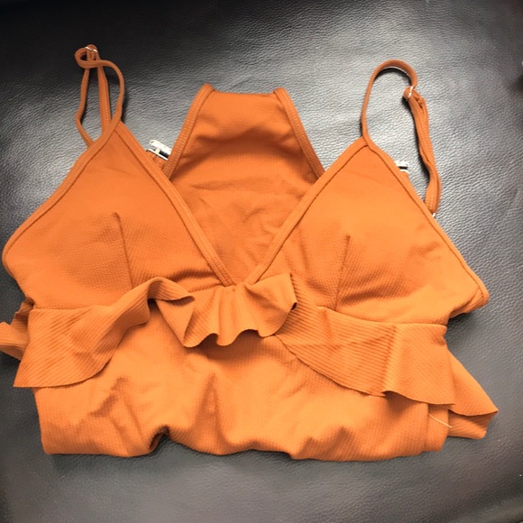 Brand new bathing suit - Picture 1 of 3